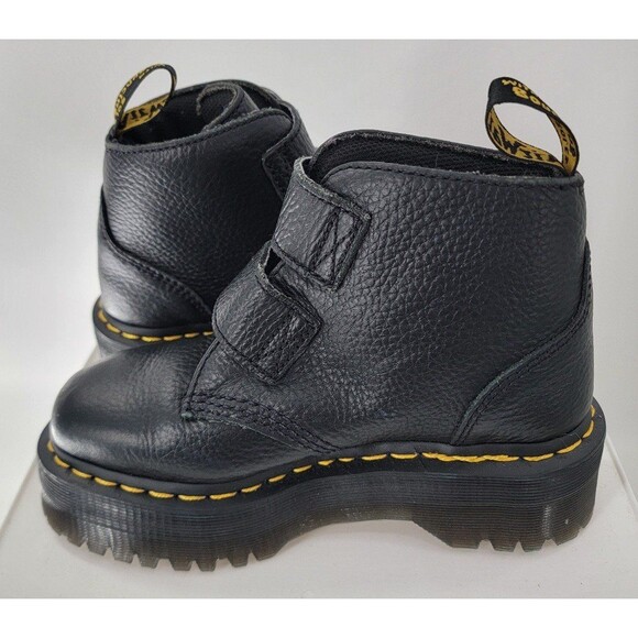 Dr Martens Devon Heart boots in black - Picture 8 of 11